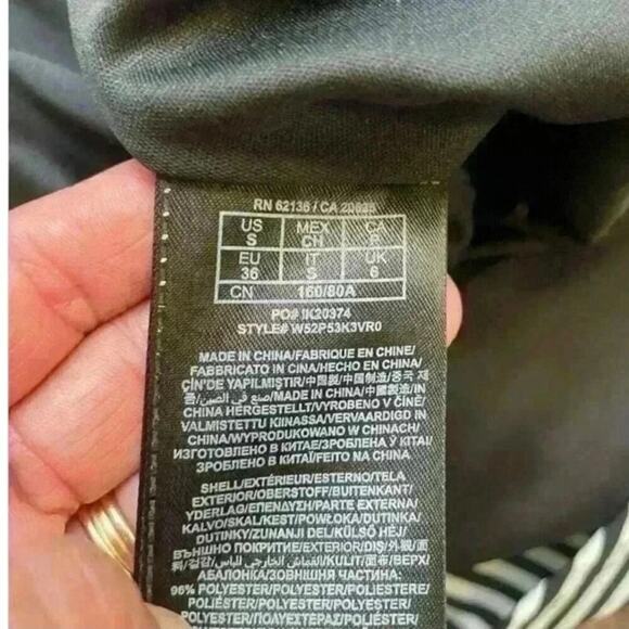 Guess, black/white striped, lined , halter top, size small, tank - Picture 8 of 8